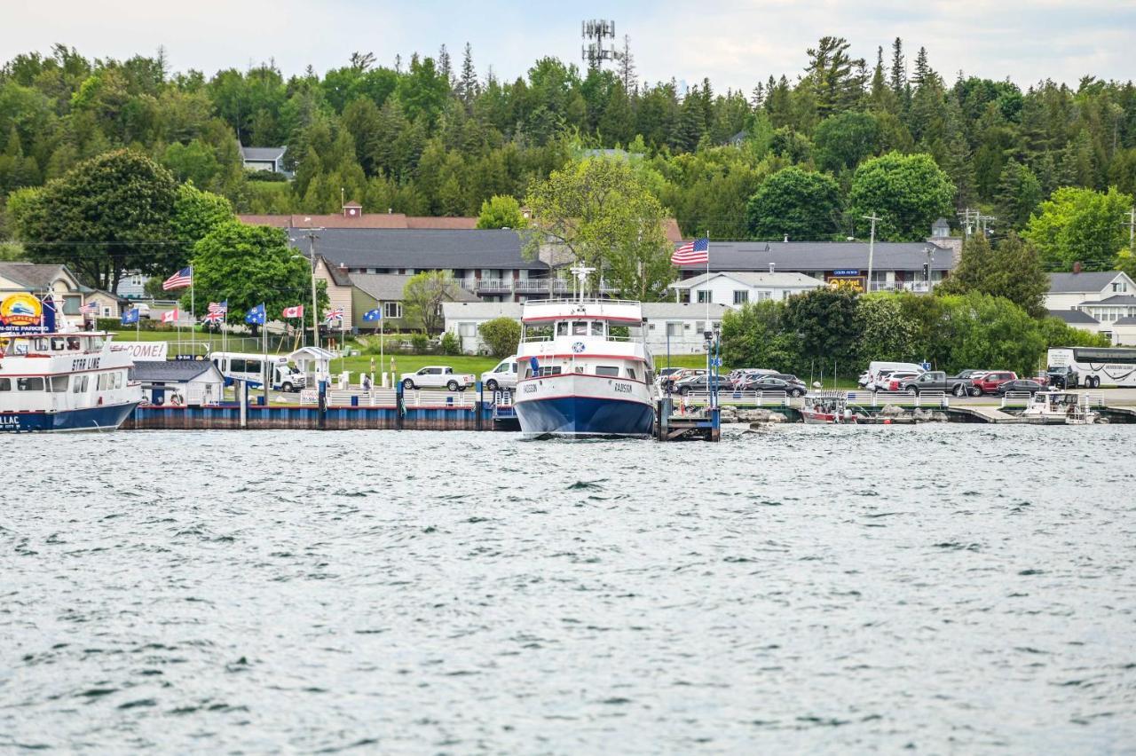 Walkable St Ignace Condo With Lake Huron Views Saint Ignace Exteriér fotografie
